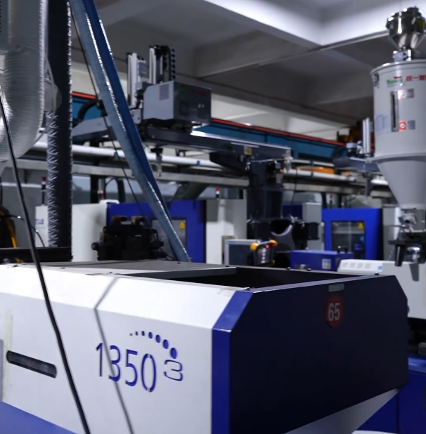 大银塑胶-东莞大型注塑模具厂家