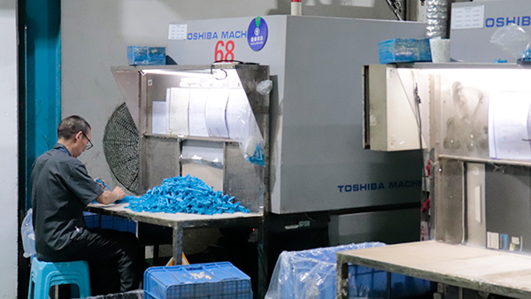 塑料模具注塑加工厂