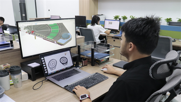 大银塑胶研发团队