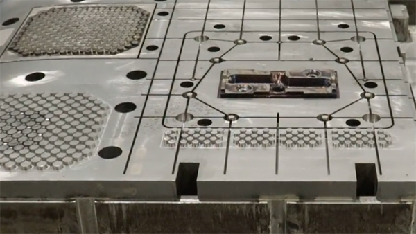 塑料模具钢分类的霉菌破坏原因要重视