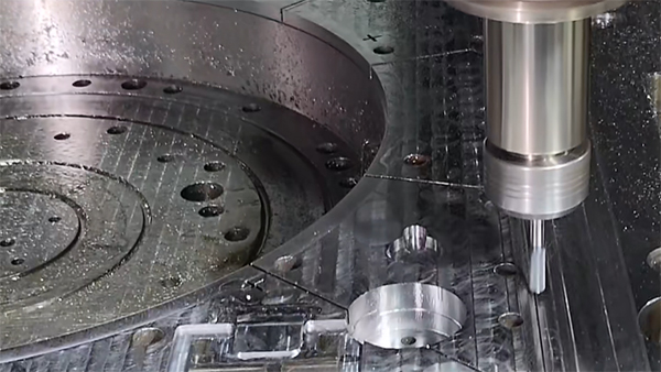 制造塑料模具公司的作用主要提现在模具