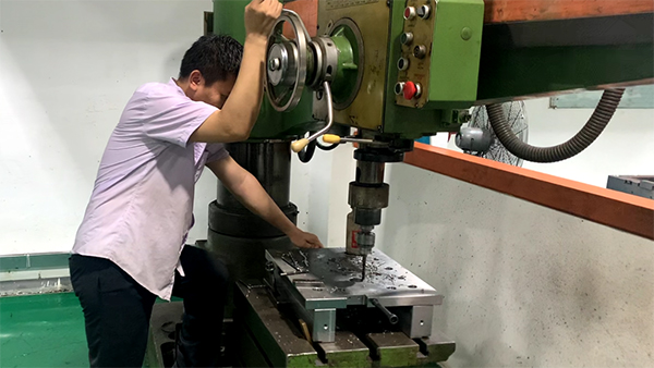 智能扫地机器人推荐的识别室内情况规划路线