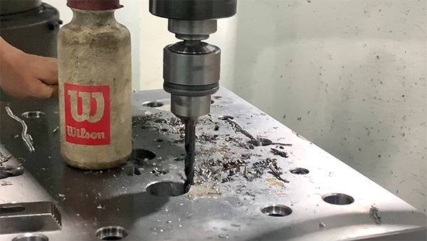 贴牌扫地机器人为什么注塑出现失效的现象