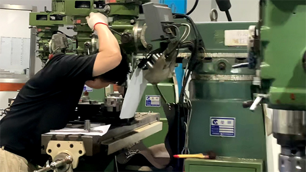 东莞注塑模具成本开模都需要注意的问题