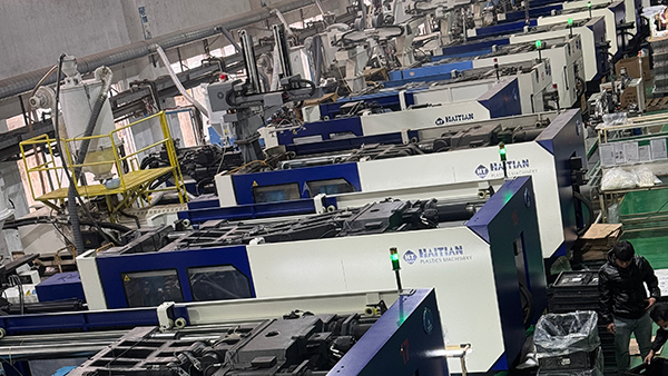 专用扫地机器人定制的塑料制品冬天变硬原理？