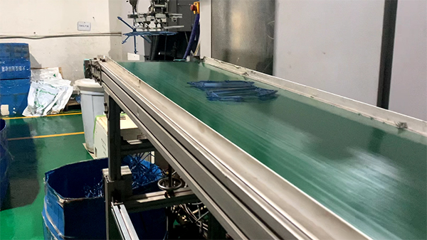 组装扫地机器人的工厂详解温度高的影响方面