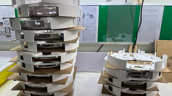 自动扫地机器定制谈谈塑料原料的选用