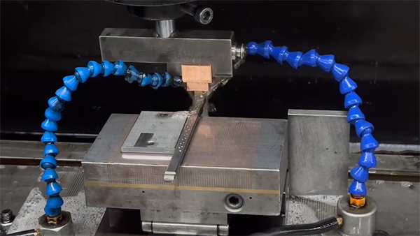 学习注塑模具设计要了解什么是模具成注射压力