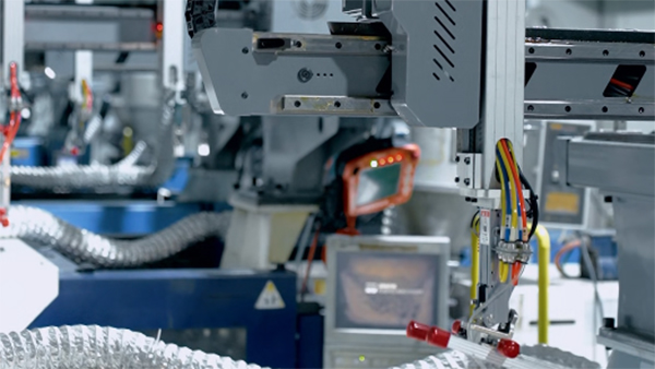 自动式扫地机代工塑料制品出现拉伤原因详解