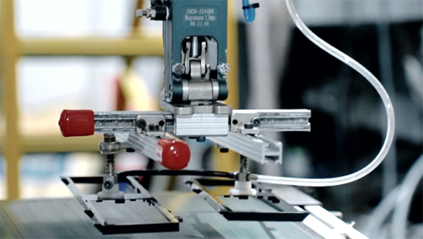 扫地机器人贴牌如何解决产品表面浮纤问题