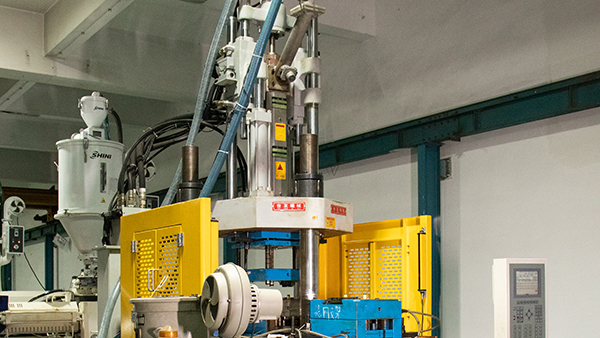 远程控制宠物喂食器需要了解模具温度的控制方式