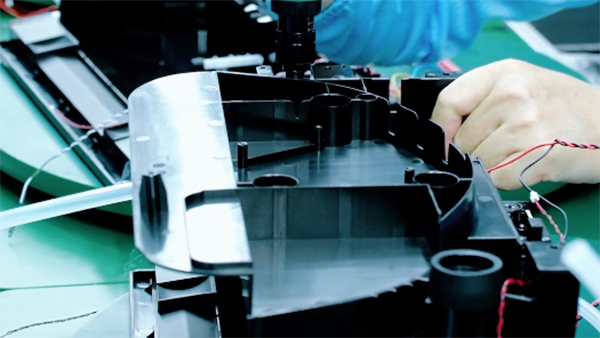 自动喂食器厂家教你如何确定模具加工浇口位置