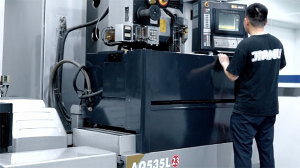 视频监控喂食器厂家告诉你的安全生产注意事项