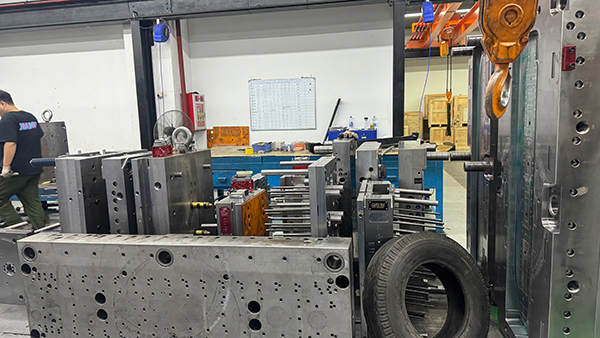 宠物进食提醒喂食器在注塑成型过程中可能存在的缺陷