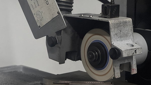 扫地机塑料模具加工厂要让大家知道的模具加工驱动的方式