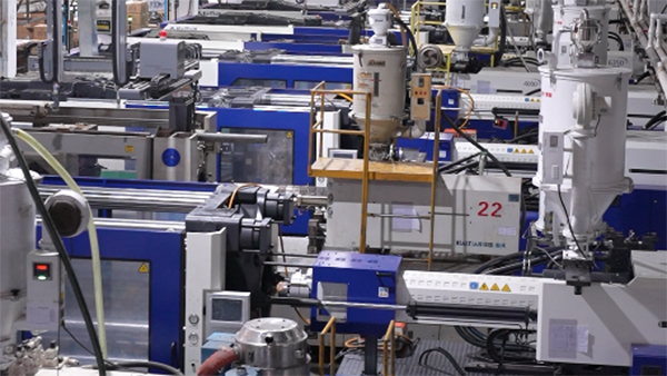 东莞订制塑胶模具厂谈谈塑料分解的定位注射法