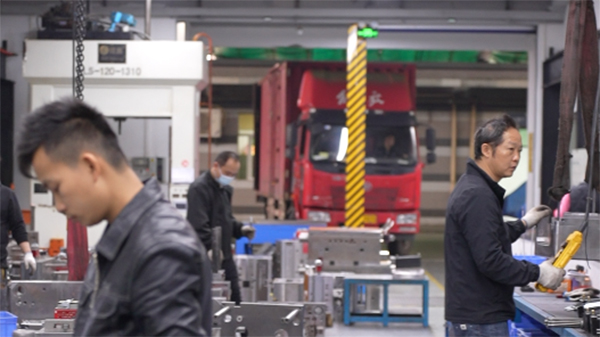 很多人不知道的模具制造加工工厂如何保养液压油系统？