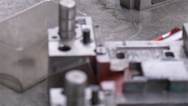 塑胶餐具模具企业对模温控制系统的设置原则