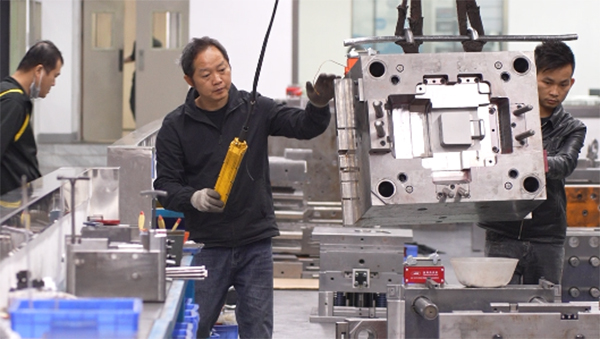 大型塑胶餐具模具