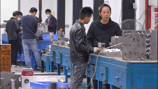 塑胶餐具模具OEM报价不能忽略的重要因素