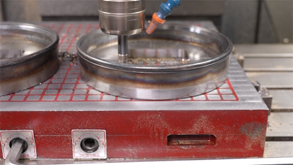 塑胶餐具模具制造厂家今天谈谈怎么建模？