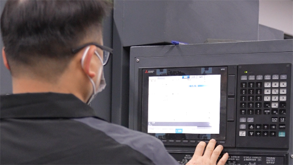 智能扫地机开模注塑