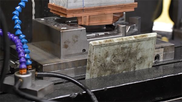 大型注塑产品加工成型过程中有银纹怎么办？