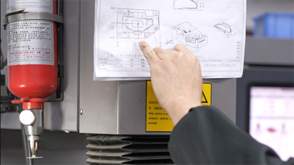 大银塑胶浅谈注塑代工使用检具的注意事项