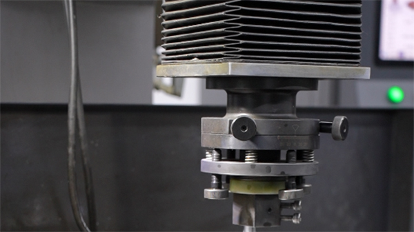 塑胶模具加工的模具注塑调机会影响产品成品？