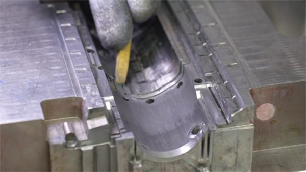 模具制造加工厂家应该有效考虑到加工工艺