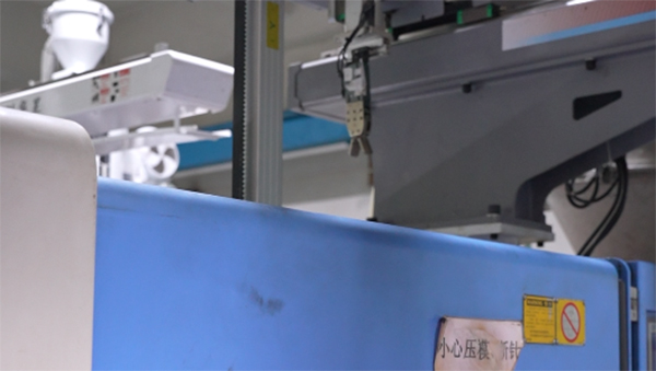 东莞注塑成型模具工厂制造要先进行模具设计