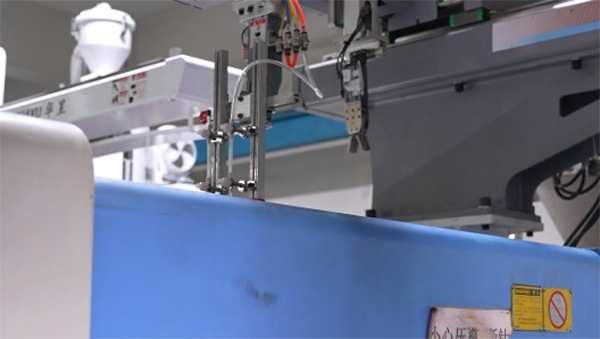 东莞定做塑胶模具配件加工长时间的注意事项