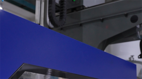 扫地机器人模具在塑造过程的优势体现