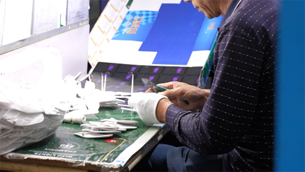 扫地机开模注塑定制要如何满足工作条件要求