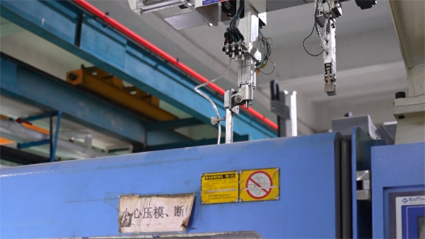 东莞塑胶模具生产商如何合理使用什么注塑材料？