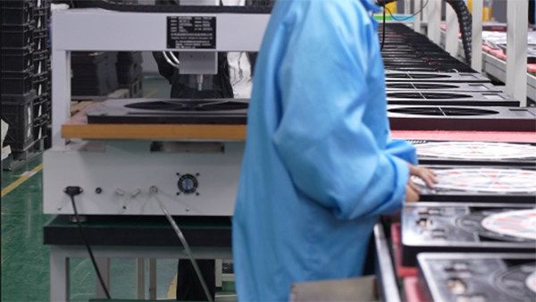 东莞家电塑胶注塑模具加工生产厂与您探讨模具钢材