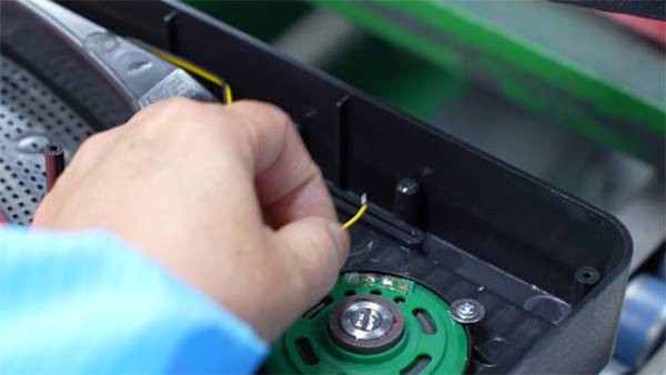 扫地机器人odm生产厂家所具备的条件介绍