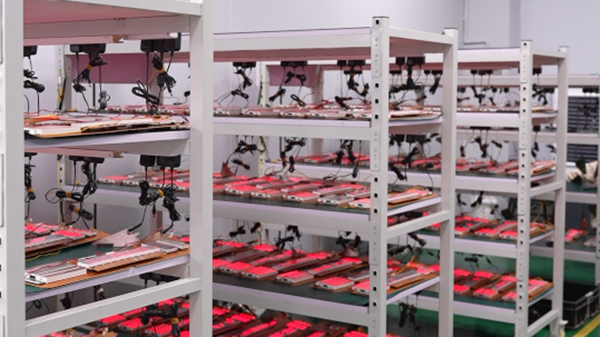 宠物喂食器生产厂家浅谈模具拉伤的主要原因