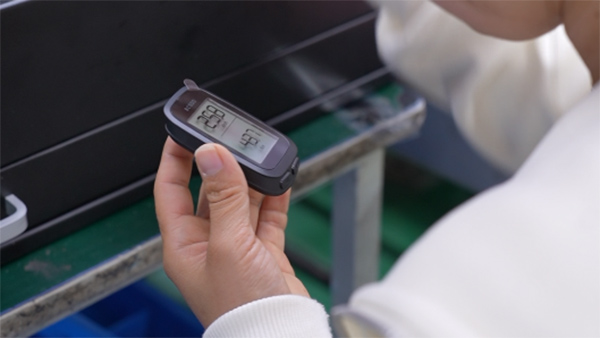 塑胶模具代加工重量及其与模压件之间区别