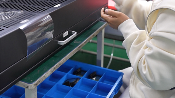 喂食器宠物厂家罗列关于产品缺点的定义