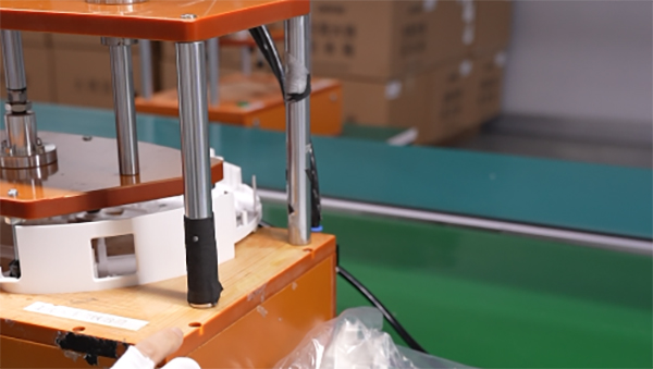 东莞注塑成型厂简单介绍加工中的U型槽