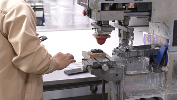 智能扫地机塑料壳说说间隙对冲压拉伸模具的影响