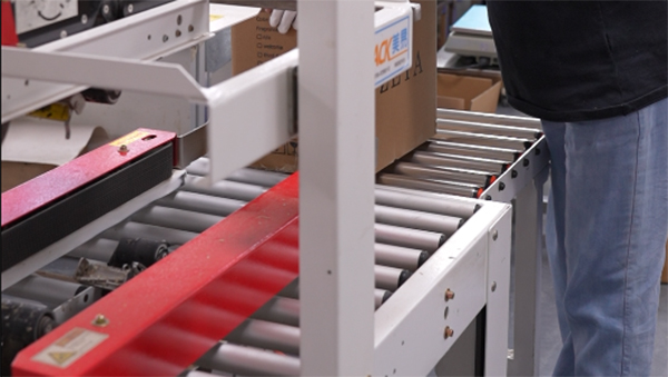 自动扫地机器人注塑讲解注塑模具的规格