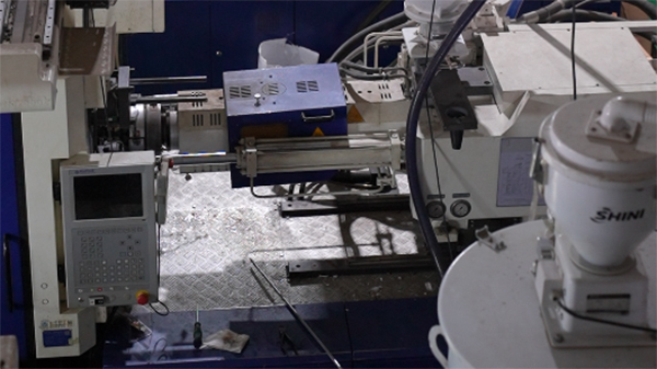 东莞精密模具定制：冲压模具孔速度调控的3大阻流修复方法