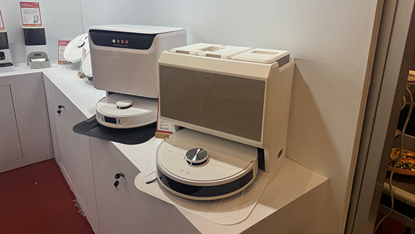 大银塑胶解析家用扫地机技术原理：适配中小场景的高效清洁方案