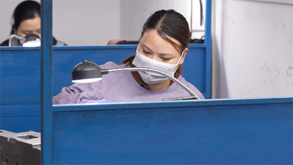 扫地机模具注塑影响制品尺寸精度的6大核心因素