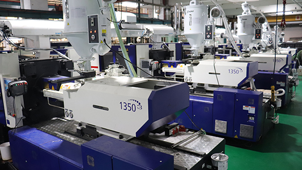 东莞定制塑胶模具厂：核心塑胶模具工艺解析