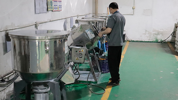 大银塑胶东莞注塑加工厂：模腔压力，注塑质量的核心监测指标