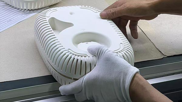 东莞注塑厂：厚壁PVC注塑件水波纹与熔接痕消除工艺策略