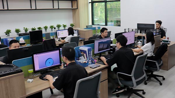 模具制造加工：注射转移成型工艺 破解多腔注塑精度难题